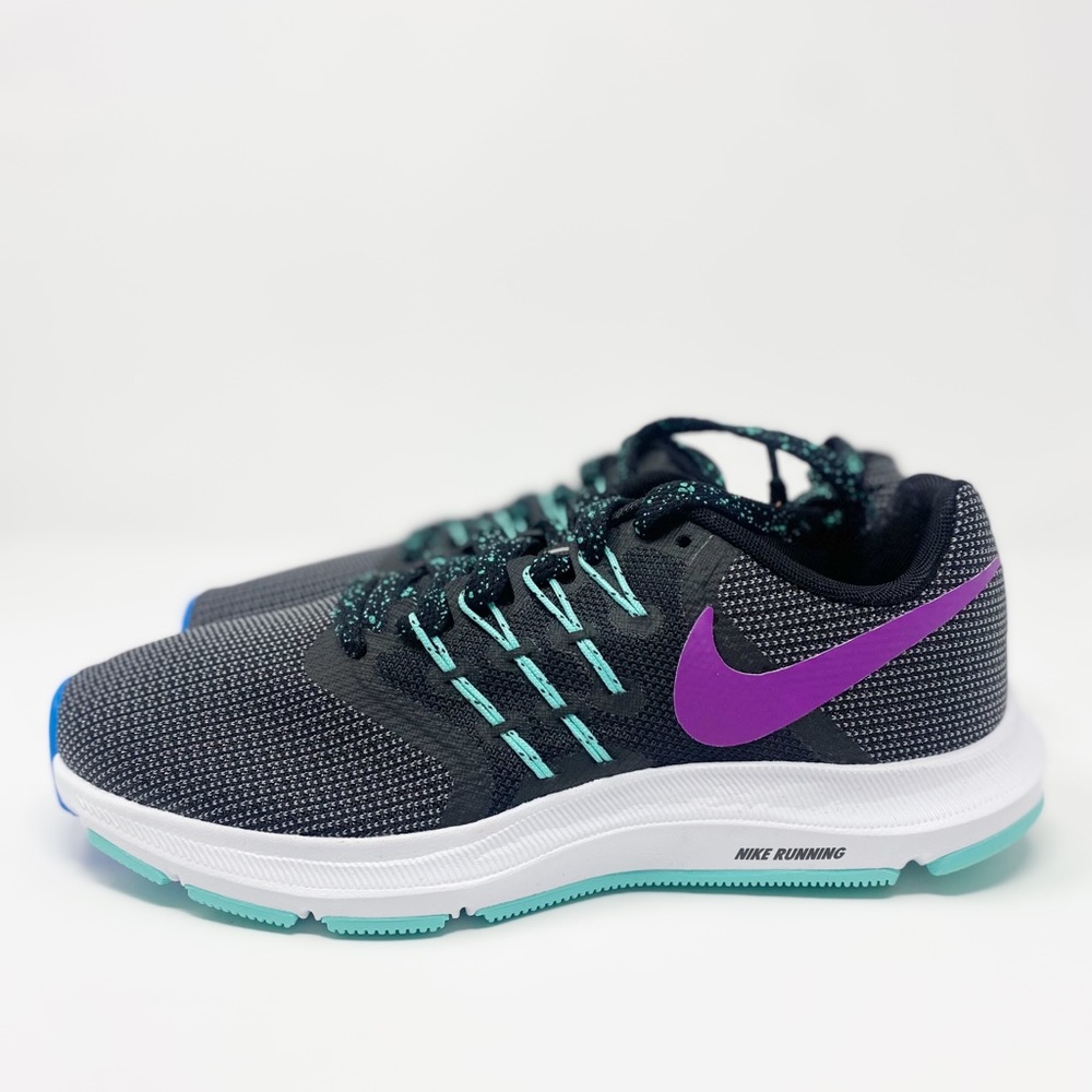 Nike Women’s Run Swift SE Lightweight Running Shoe